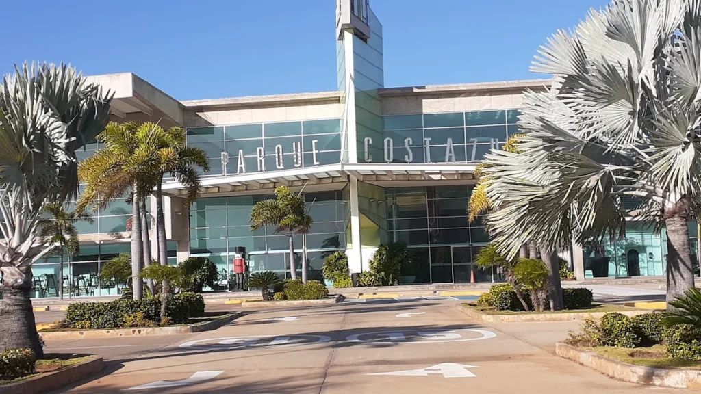 C.C Parque Costa Azul